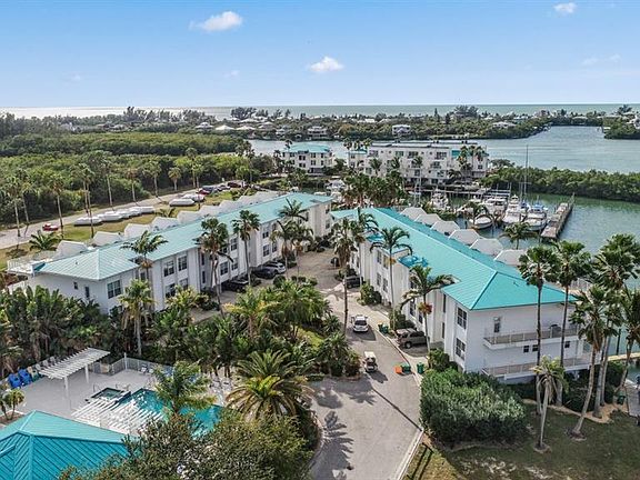 3rd image of 8260 Harborside Cir