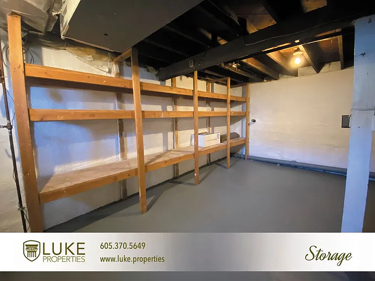 1405 E 8th St — Photo 19