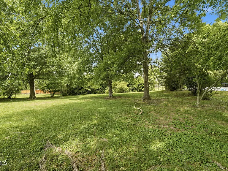 808 Chippendale Rd — Photo 29