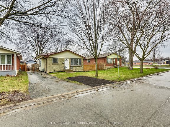 2nd image of 159 Harding Cres