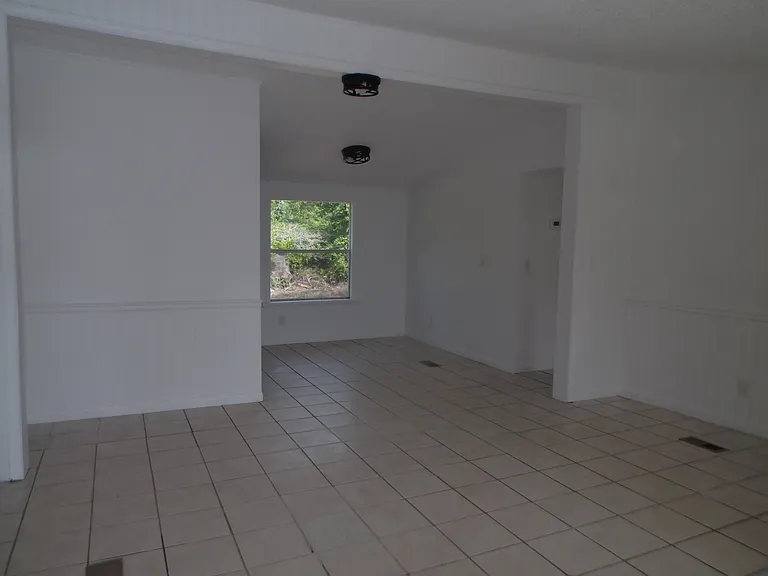 808 Penny Pl — Photo 3