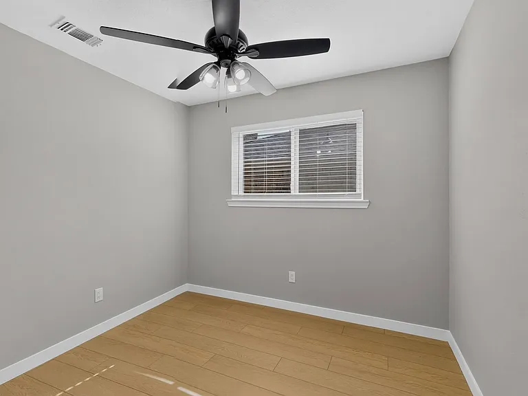 1748 Saint James Dr — Photo 28