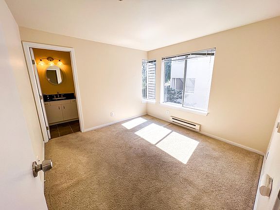 4th image of 607 E Harrison St #406