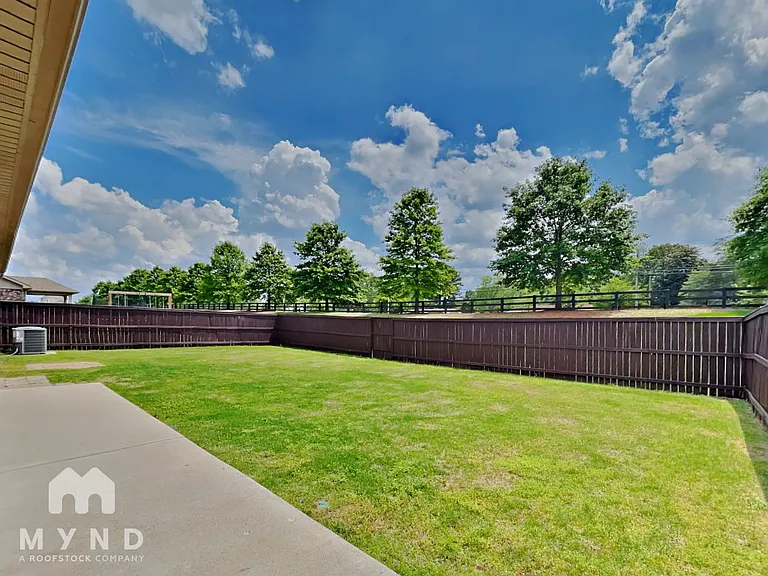 214 Balota St — Photo 27