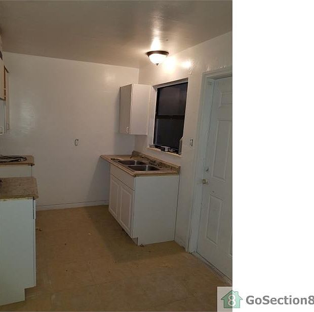 2nd image of 1720 15th Ave S