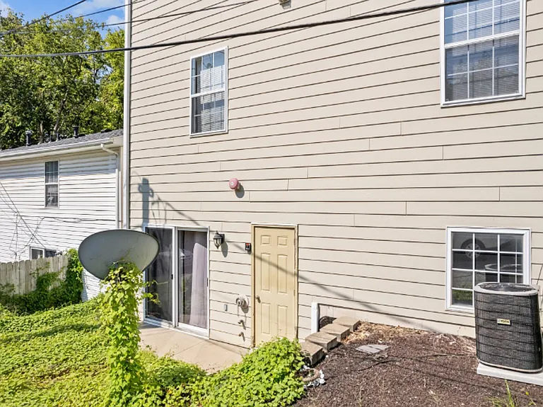 1616 Anthony St #101 — Photo 25