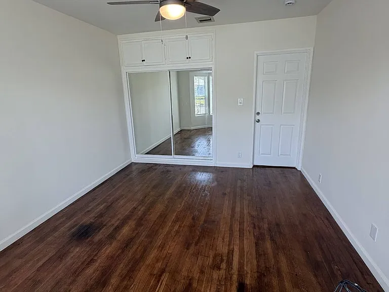 1104 N Frederic St — Photo 27