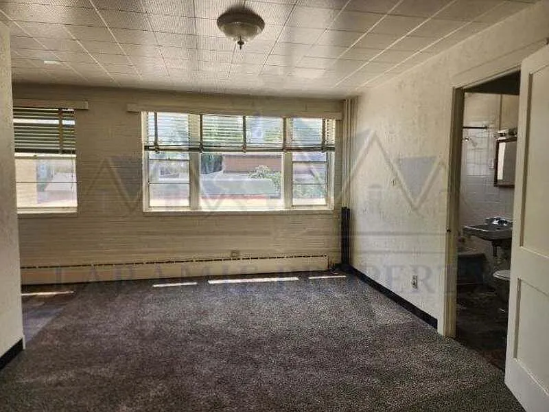 Studio, 1.0 bath, 350 sqft, $799 — Photo 3