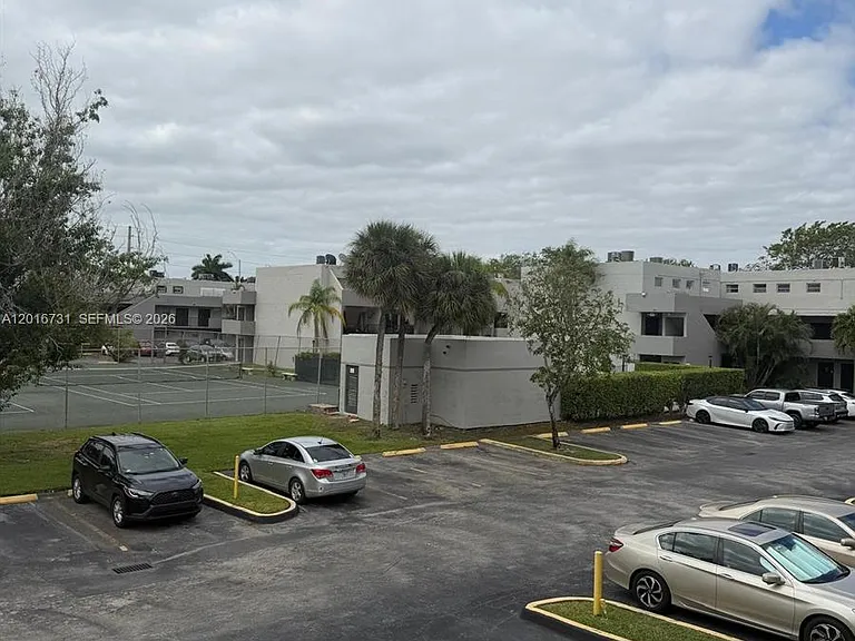 30 NW 87th Ave #C225 — Photo 5