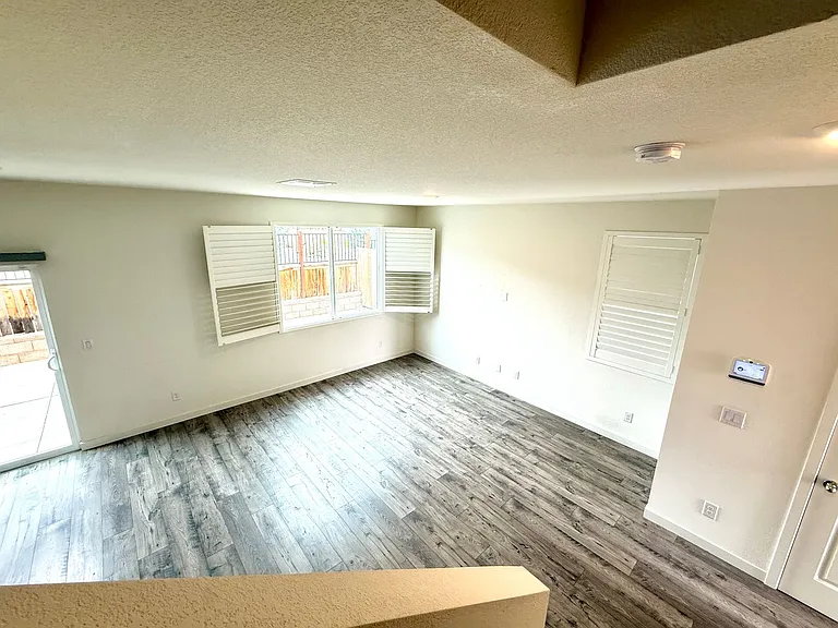8768 Scenic Sky Dr — Photo 4