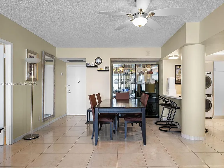 3725 S Ocean Dr #1110 — Photo 2