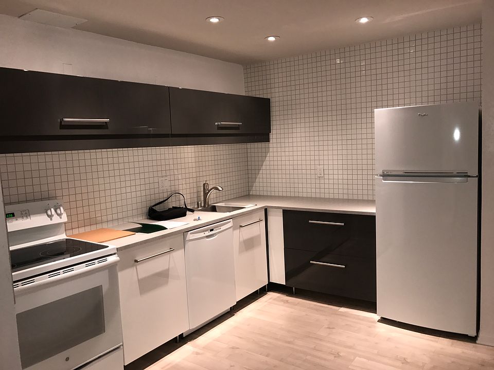 1st image of 3050 Rue D'orleans #298