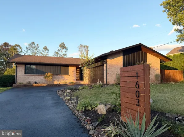 1603 Dogwood Dr, Reading, PA 19609