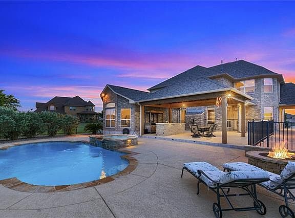 2nd image of 112 Brushy Creek Trl