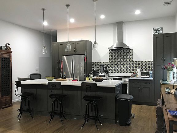 2nd image of 3752 McKenzie Ave