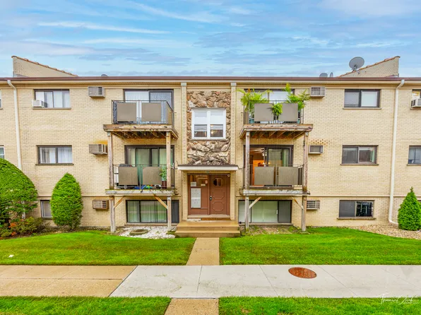 5101 N East River Rd Unit 2K, Chicago, IL 60656