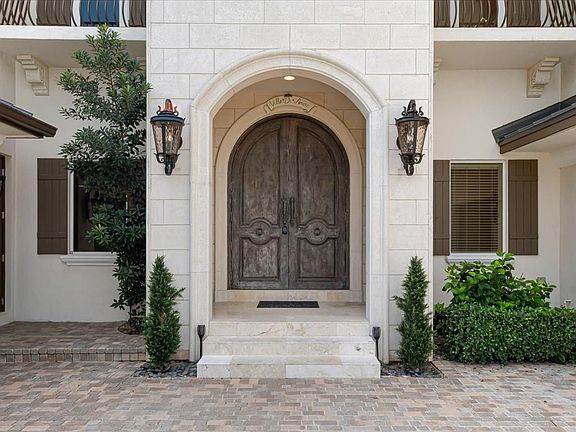 5th image of 3030 NE 45th Street