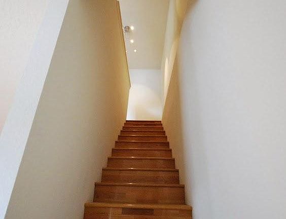 5th image of 536 Highland Ave