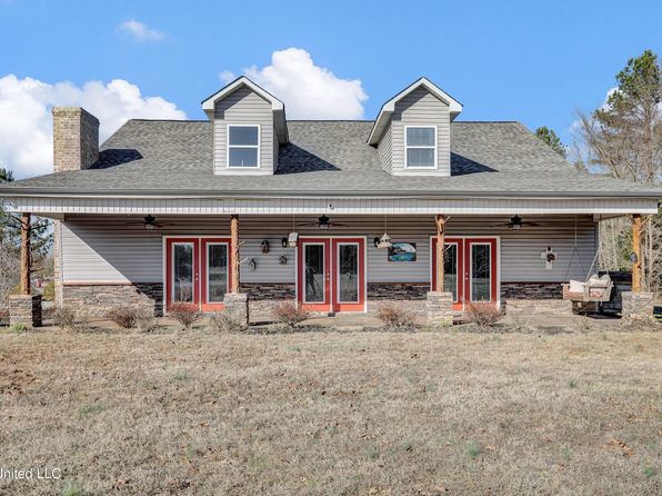 1757 Potts Camp Rd, Waterford, MS 38685