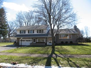 135 Elwood Dr, Rochester, NY 14616