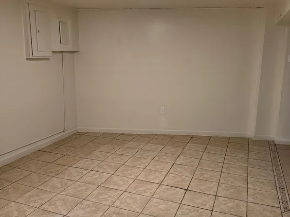 1936 Walnut St, Harrisburg, PA 17103