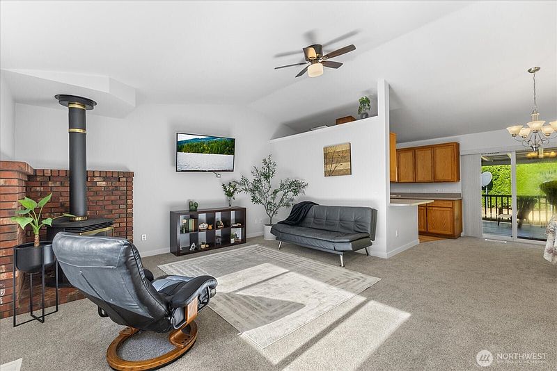 3rd image of 3019 Pine Lane