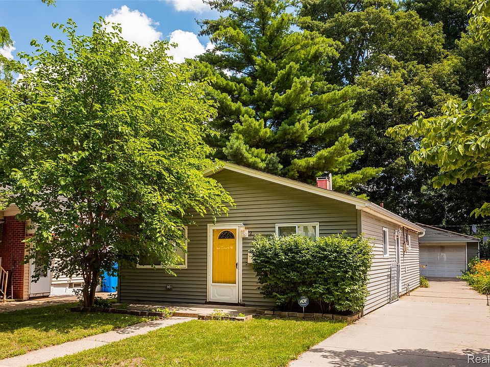 1st image of 27842 Lenox Ave