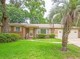 929 Valley St, Hanahan, SC 29410