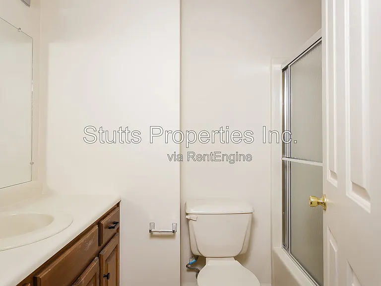 Creekside Apartments — Photo 39