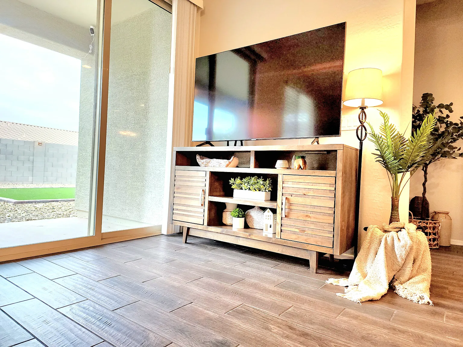 4 bed, $4,250 — Photo 4