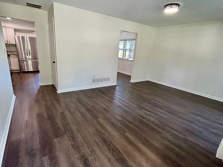 925 Fenley Ave — Photo 3