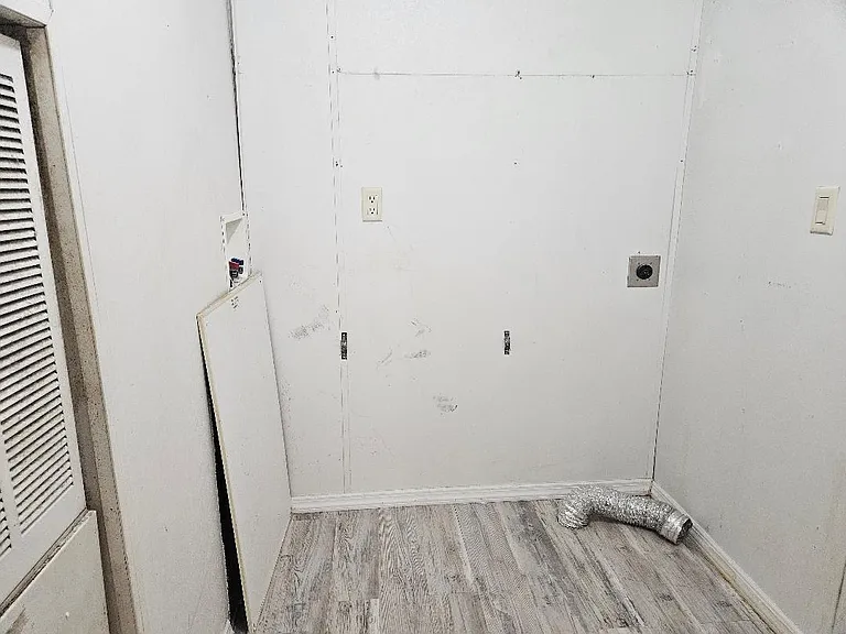 127 Iroquois Dr — Photo 13
