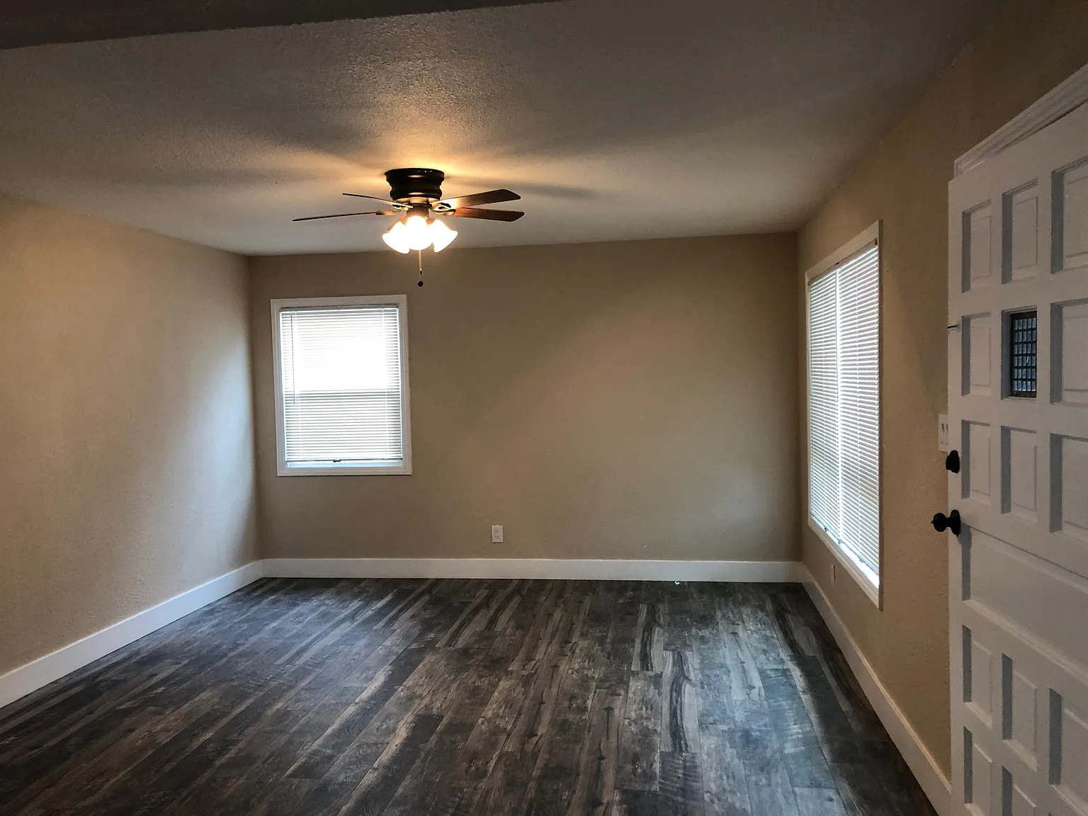 4 bed, 1480 sqft, $2,995 — Photo 3