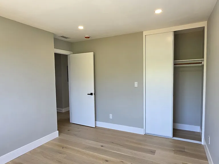 373 Avalon Dr — Photo 17