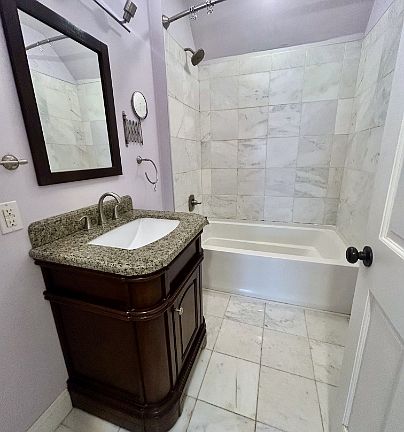 5th image of 5825 Bartlett St #3B