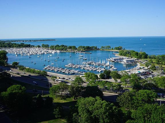 4th image of 3100 N Lake Shore Dr APT 1603