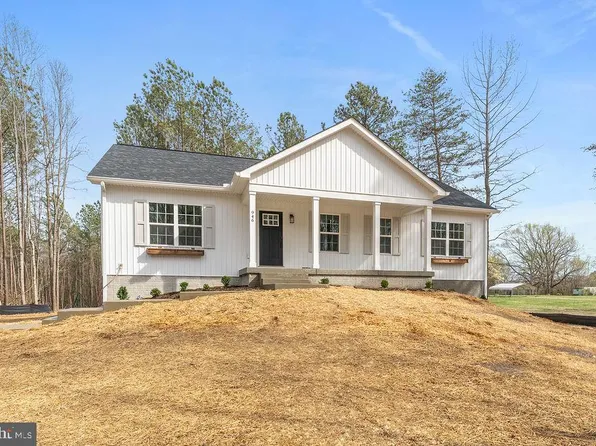 946 Pottiesville Rd, Bumpass, VA 23024
