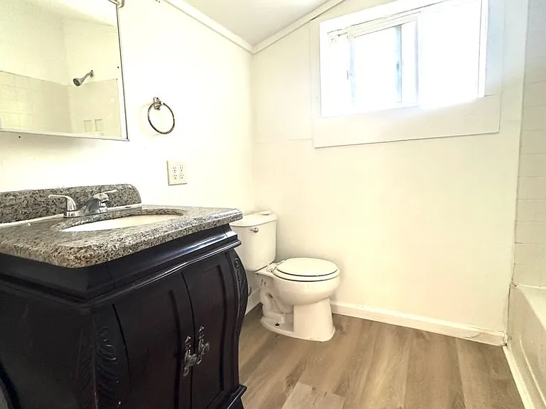 731 Vermont Ave — Photo 14