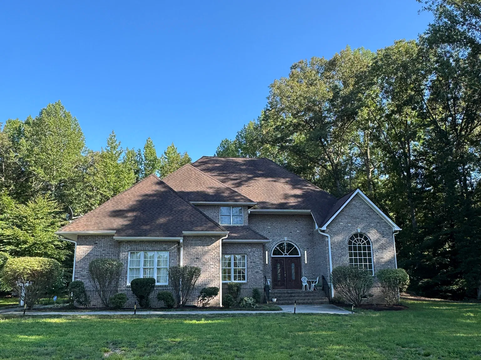 4 bed, 3774 sqft, $3,500 — Photo 2