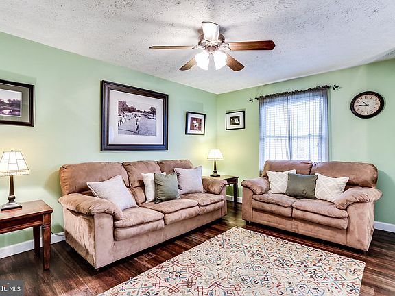 3rd image of 1822 Severn Hills Ln