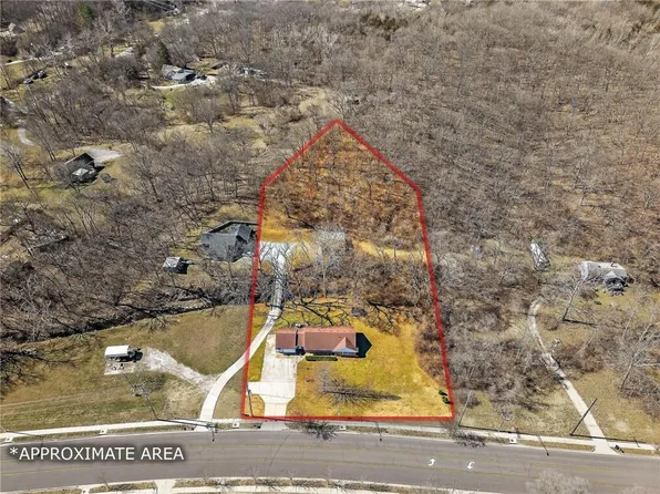 7000 NW Waukomis Dr, Kansas City, MO 64151