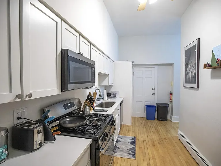 2052 N Halsted St #2R — Photo 11