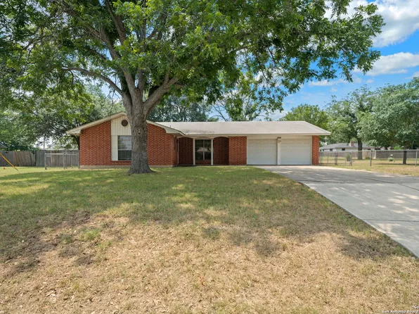 8280 Ventura Blvd, Selma, TX 78154