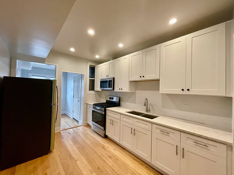 4853 W Augusta Blvd #2 — Photo 6