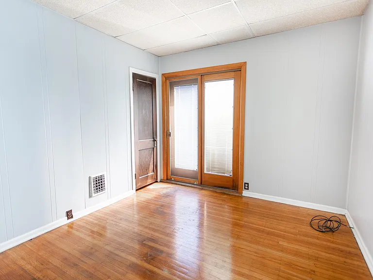 111 Lovering Ave #B — Photo 11