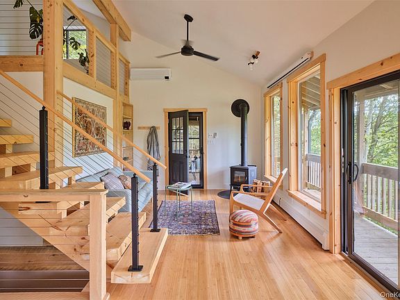 3rd image of 82 Cooks Brook Road