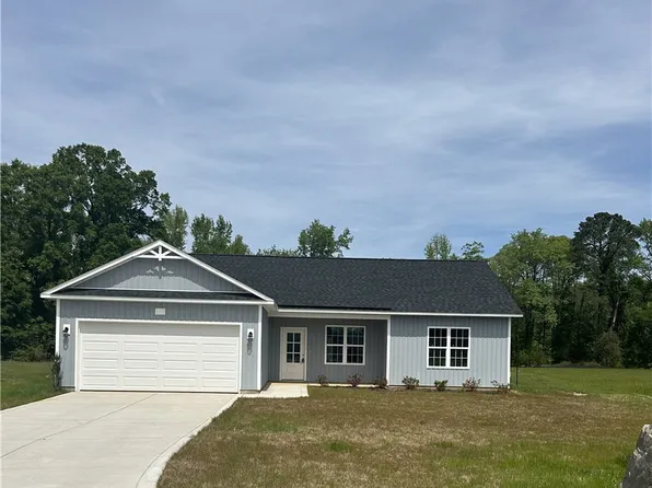 27 Chariot Cir, Lumber Bridge, NC 28357