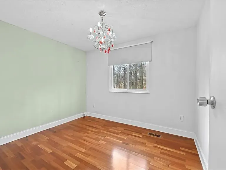 4608 Rosemear Ct — Photo 15