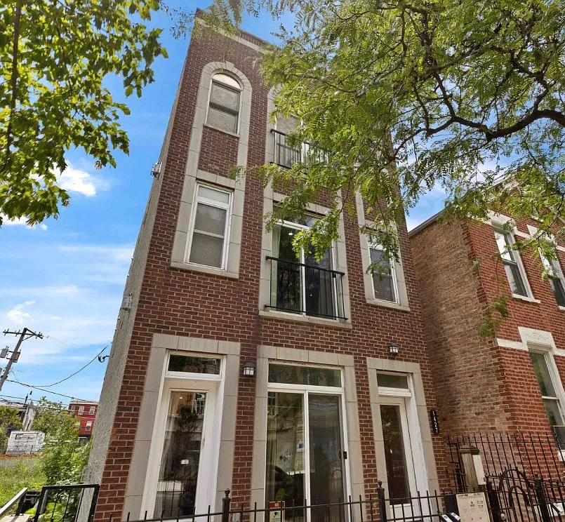 2 bed, 1200 sqft, $3,100 — Photo 1