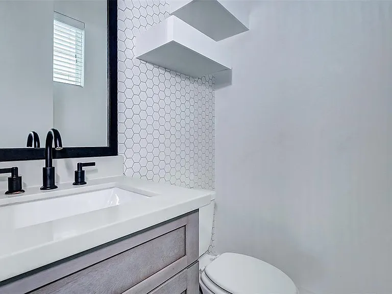 2407 Anita St #B — Photo 14